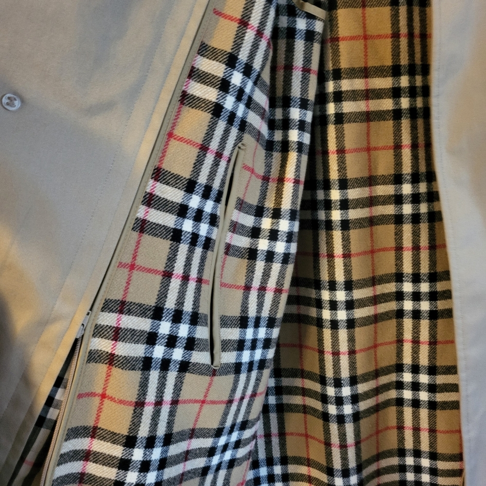 Burberry London, Men's Trench Coat, Jacket, Size 40L, Color Tan, Luxury - Picture 8 of 16